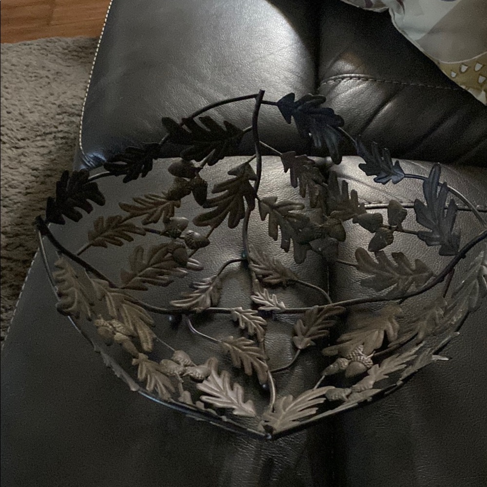 Intricate Black Metal Leaf Bowl